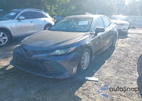 2020 Toyota Camry L z USA, uszkodzony, nr VIN 4T1A11AK3LU952989